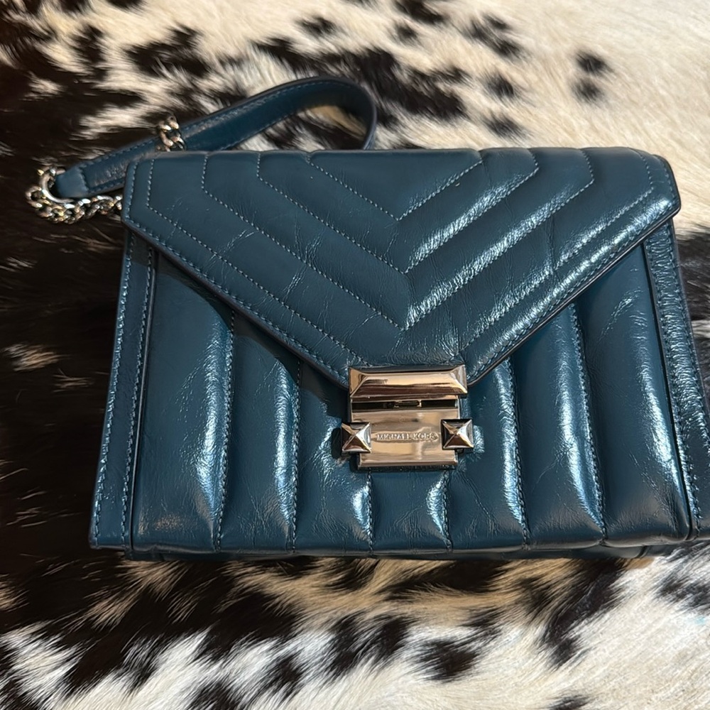 Elegant Blue Quilted Chain Bag